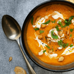 Detox Squash soup with cinnamon, cumin and topped with crunchy cashews.